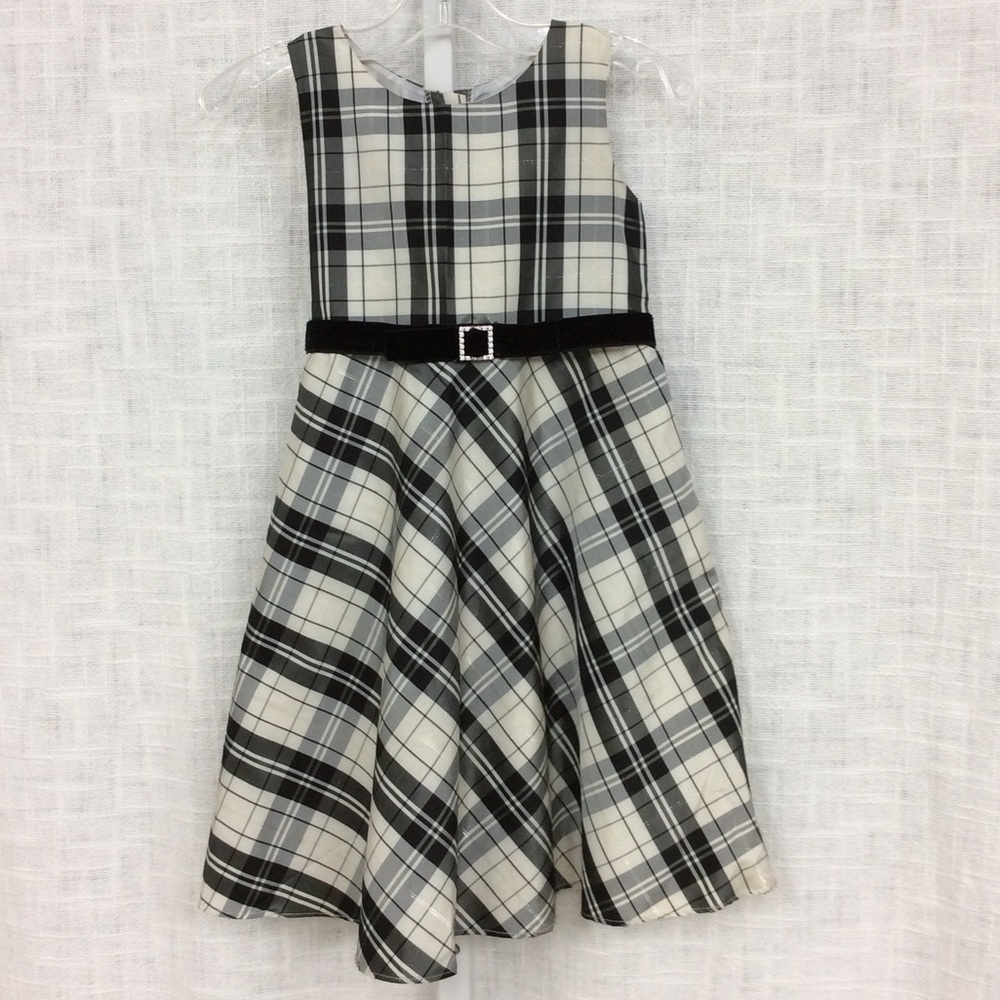 Youngland Black and Cream Size 5 Sleeveless Dress
